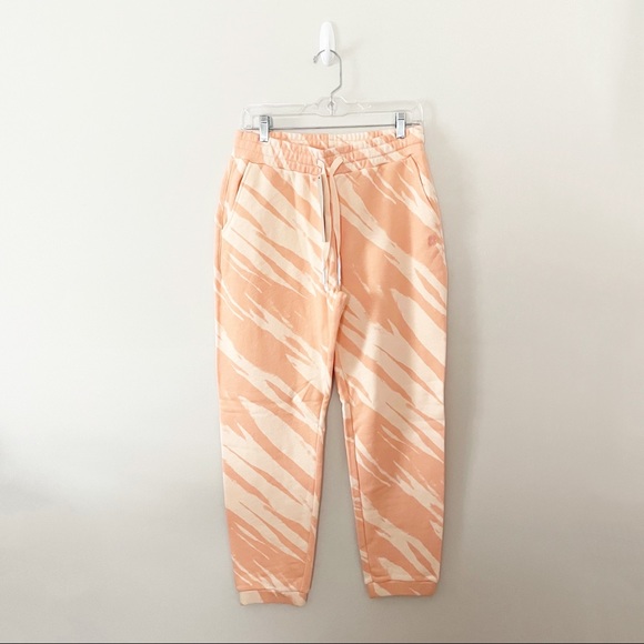 NWT Sweaty Betty Essentials Sweatshirt and Joggers Set - Picture 15 of 16